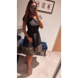 Must skater kleit alt kuldse kaunistusega