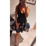 Must lilleline skter kleit