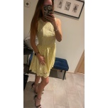 Kollane pitsist skater